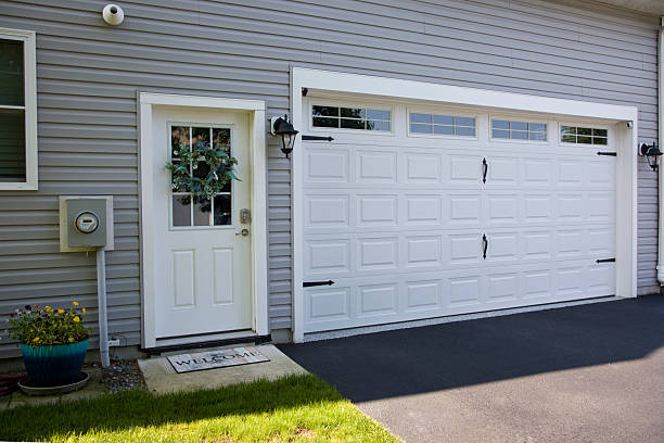 24/7 Emergency Garage Door Roller Replacement experts in Steele County County, ND